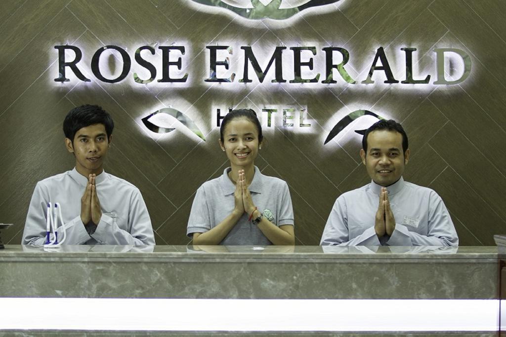 Rose Emerald Hotel Пномпень Экстерьер фото